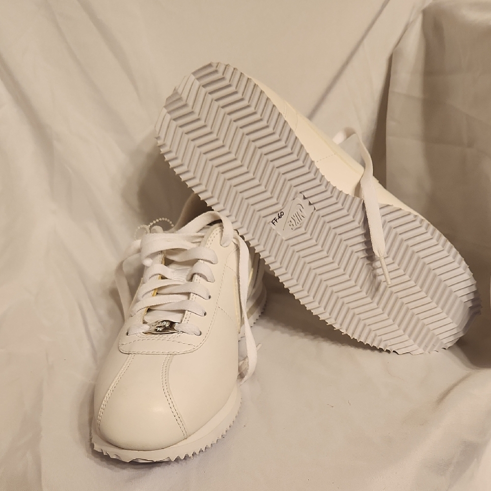 Womens 7.5, Nike Cortez white.